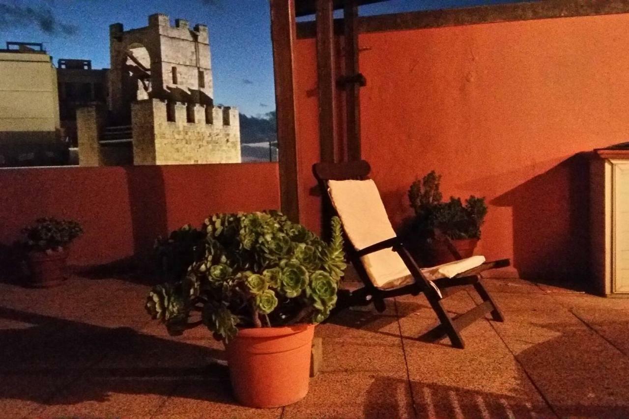 Attico In Centro Con Vista Della Torre - Cozy Penthouse Facing To The Tower Appartement Oristano Buitenkant foto