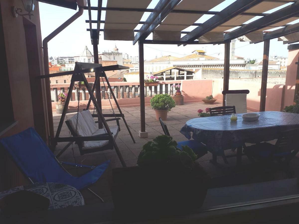 Attico In Centro Con Vista Della Torre - Cozy Penthouse Facing To The Tower Appartement Oristano Buitenkant foto